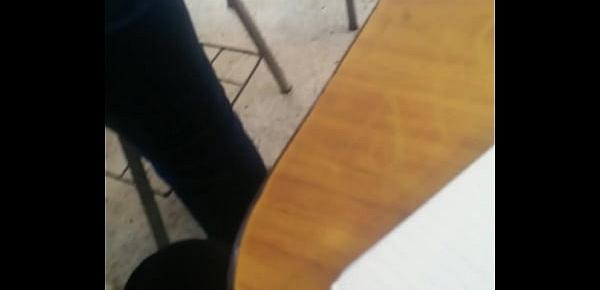  Voyeur en salon de clases morra de 18 con lindo culo